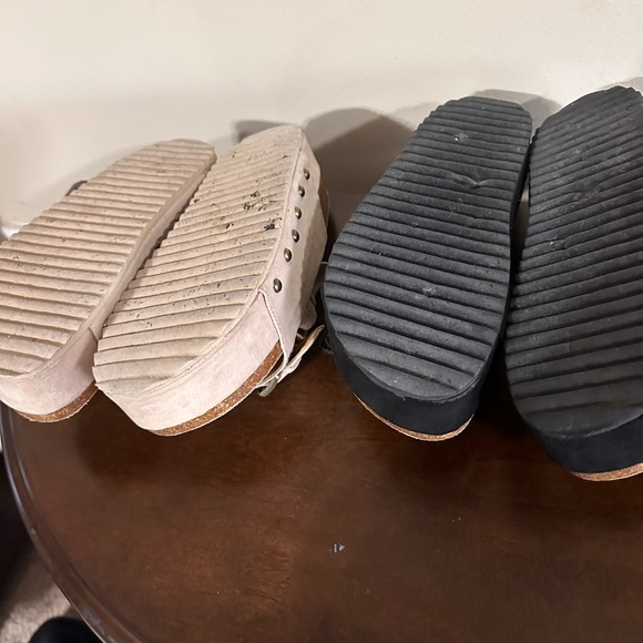 Bundle of two pair of Shoe dazzle platforms!! - Picture 2 of 5